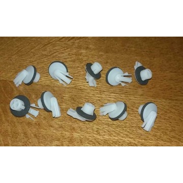 Infiniti FX35,QX70 2008-on Front door moulding clips (10pcs)