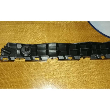 Bracket front bumper, Toyota Sienna 10-2020 (RH)
